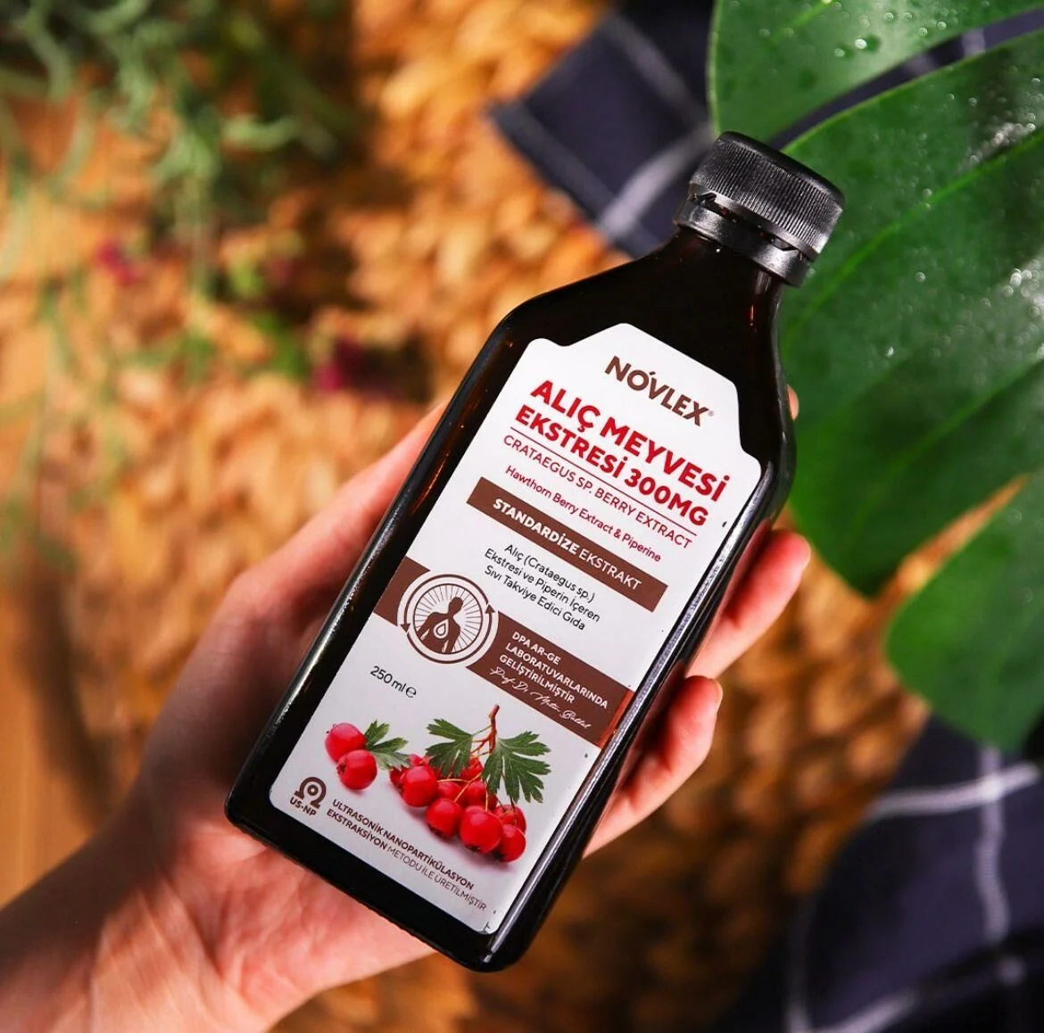 Novlex®%20Alıç%20Ekstresi%20(300Mg)%20Ve%20Piperin%20250%20Ml